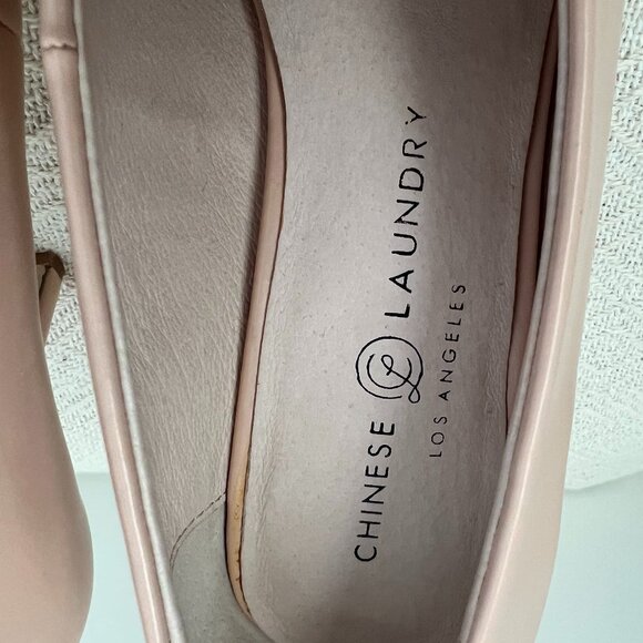 👠🤍Effortless Elegance: Chinese Laundry Nude Pumps - Size 7.5M - Picture 3 of 8